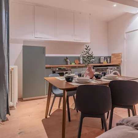 Lovely Parisian Flat Rue St Honore Louvre - 2br With Balcony Parigi