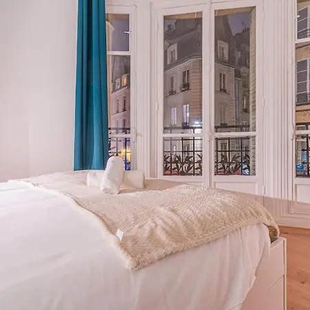Lovely Parisian Flat Rue St Honore Louvre - 2br With Balcony Appartamento Parigi