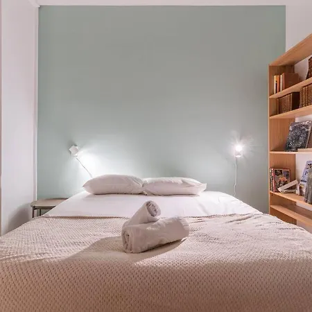 Apartment Lovely Parisian Flat Rue St Honore Louvre - 2br With Balcony