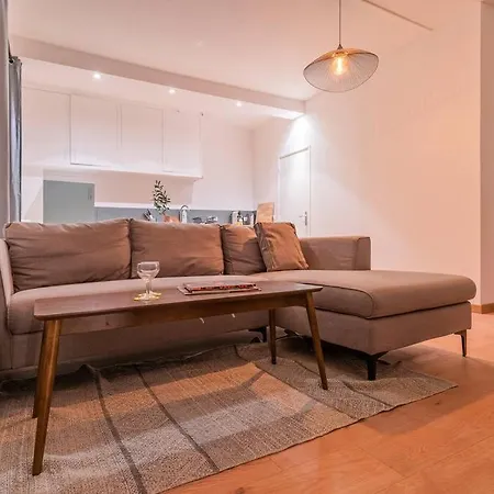 Lovely Parisian Flat Rue St Honore Louvre - 2br With Balcony Apartment