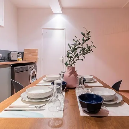 Lovely Parisian Flat Rue St Honore Louvre - 2br With Balcony Paris