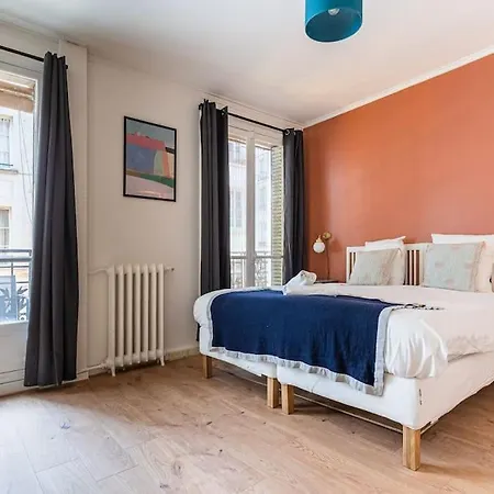 Lovely Parisian Flat Rue St Honore Louvre - 2br With Balcony Apartment Paris
